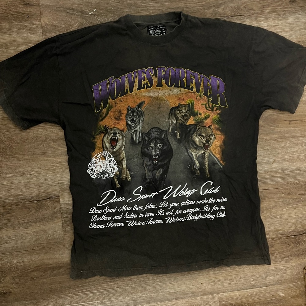 New darc sport t shirt size M (just tried on but too big on me)